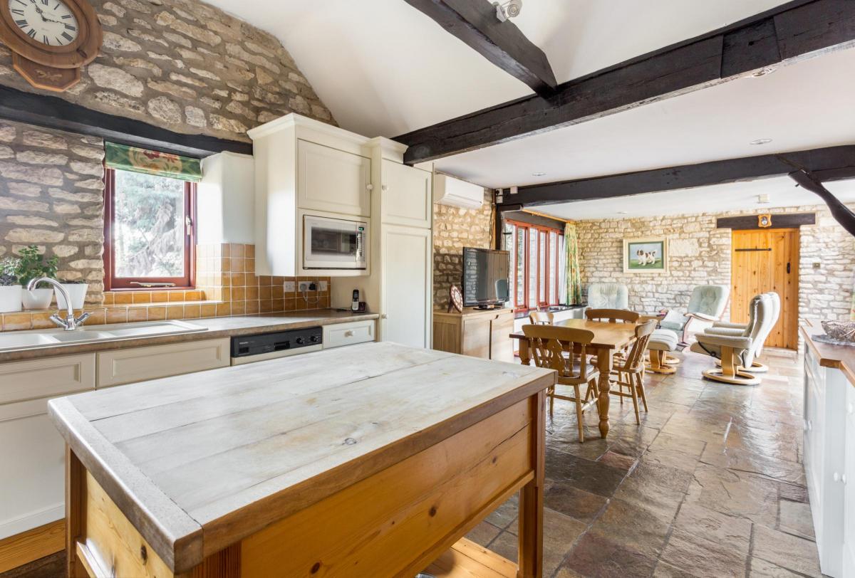 Home Of The Week Fabulous Kitchen In 1 395m Barn Conversion Near